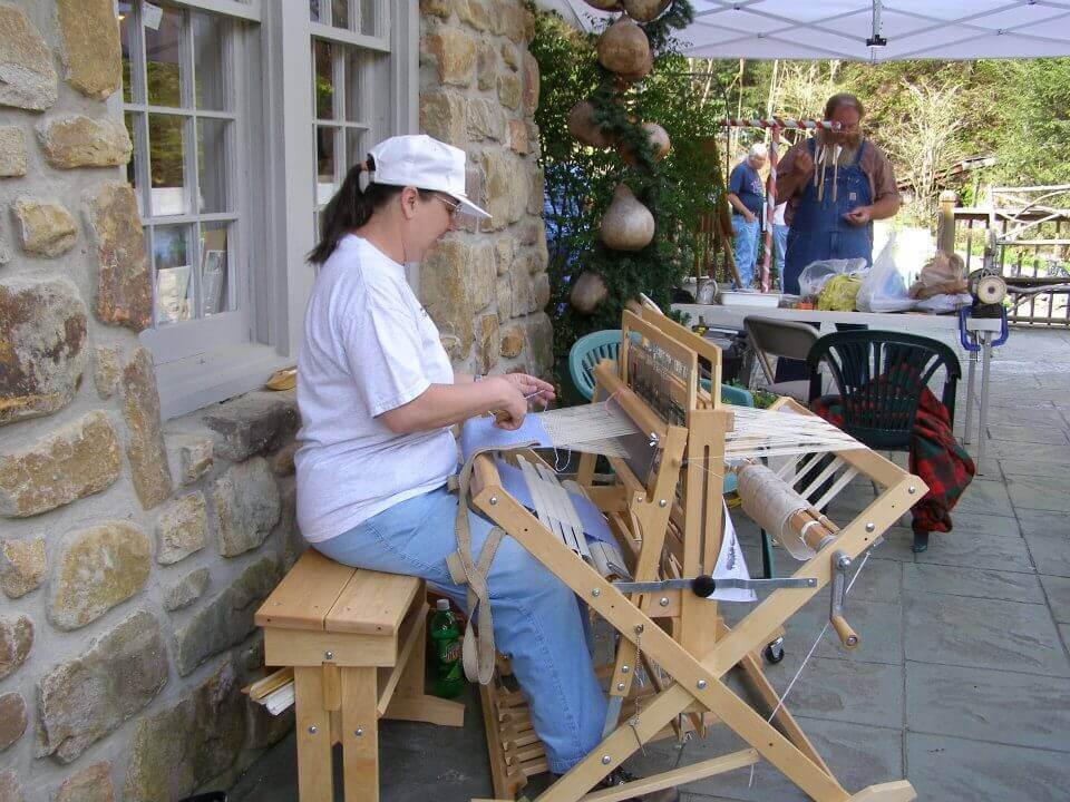 Gatlinburg Arts And Crafts Community Fire - Great Smoky Arts and Crafts Community | William Britten ... : 9,597 likes · 89 talking about this.